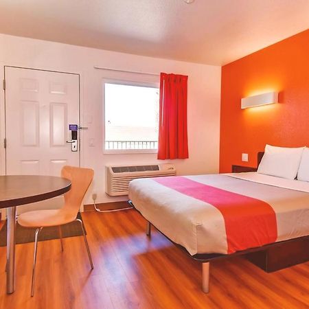 Key Inn Macedonia Екстериор снимка