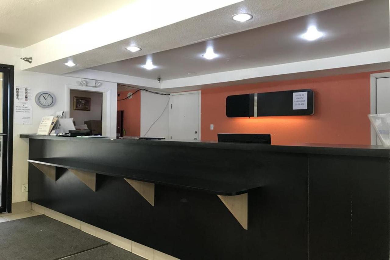 Key Inn Macedonia Екстериор снимка