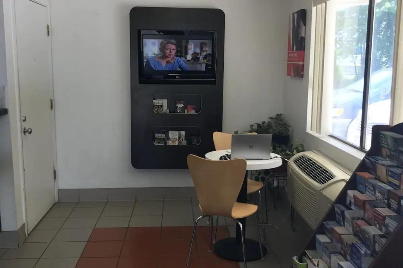 Key Inn Macedonia Екстериор снимка