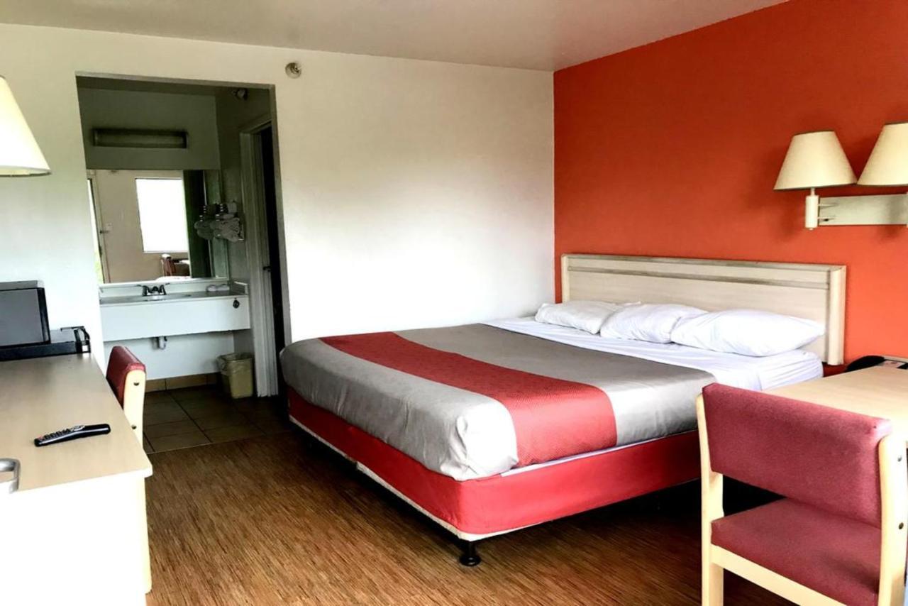 Key Inn Macedonia Екстериор снимка