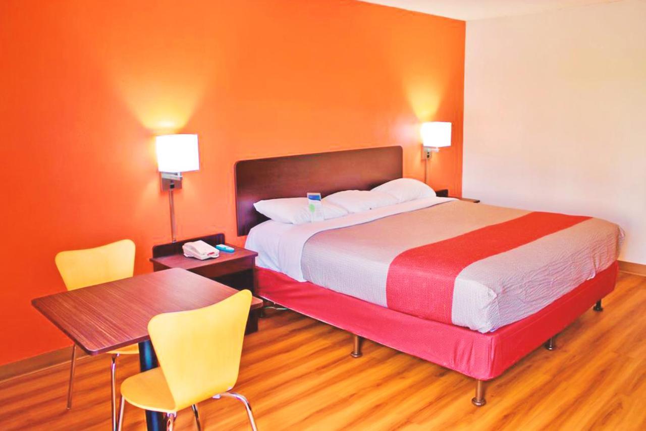 Key Inn Macedonia Екстериор снимка